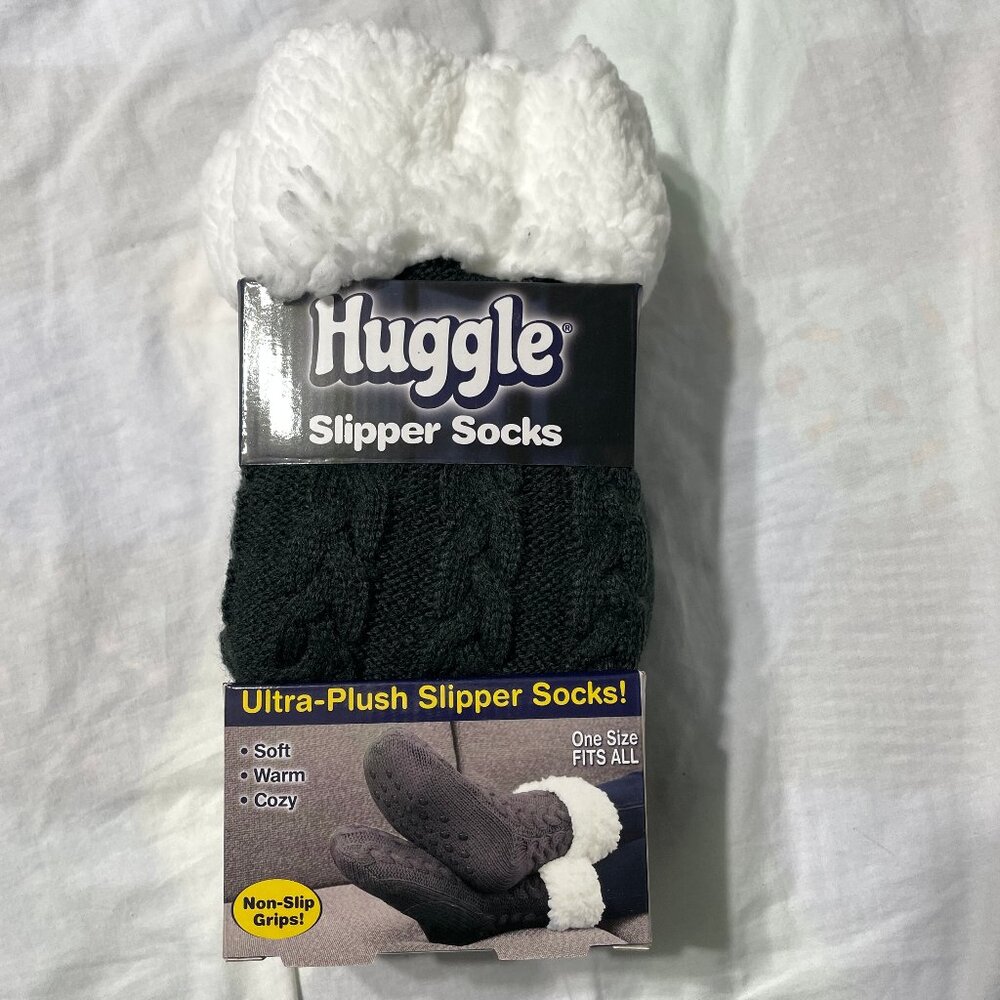 NIB Huggle Slipper Socks Ultra Plush Non-Slip Grip One Size Charcoal Gray Unisex